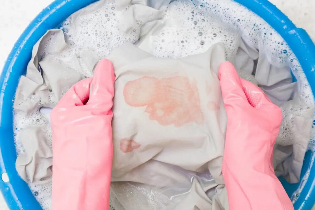 Dicas para remover manchas difíceis do tecido