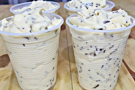 Sobremesa de liquidificador rápida fácil de fazer e deliciosa